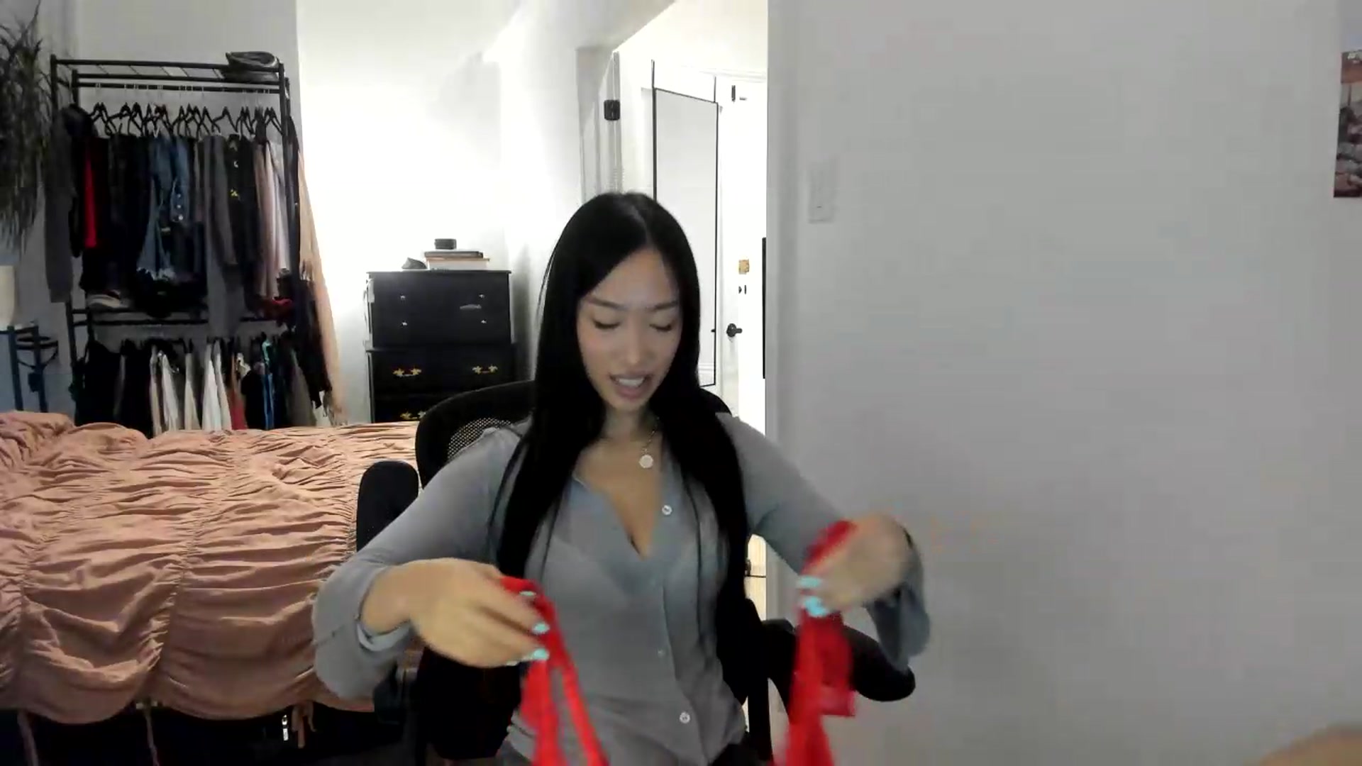 Gallery image thumbnail from BabieLee's myfreecams stream on, 08/28/2026, 19:43 image 16 of 20