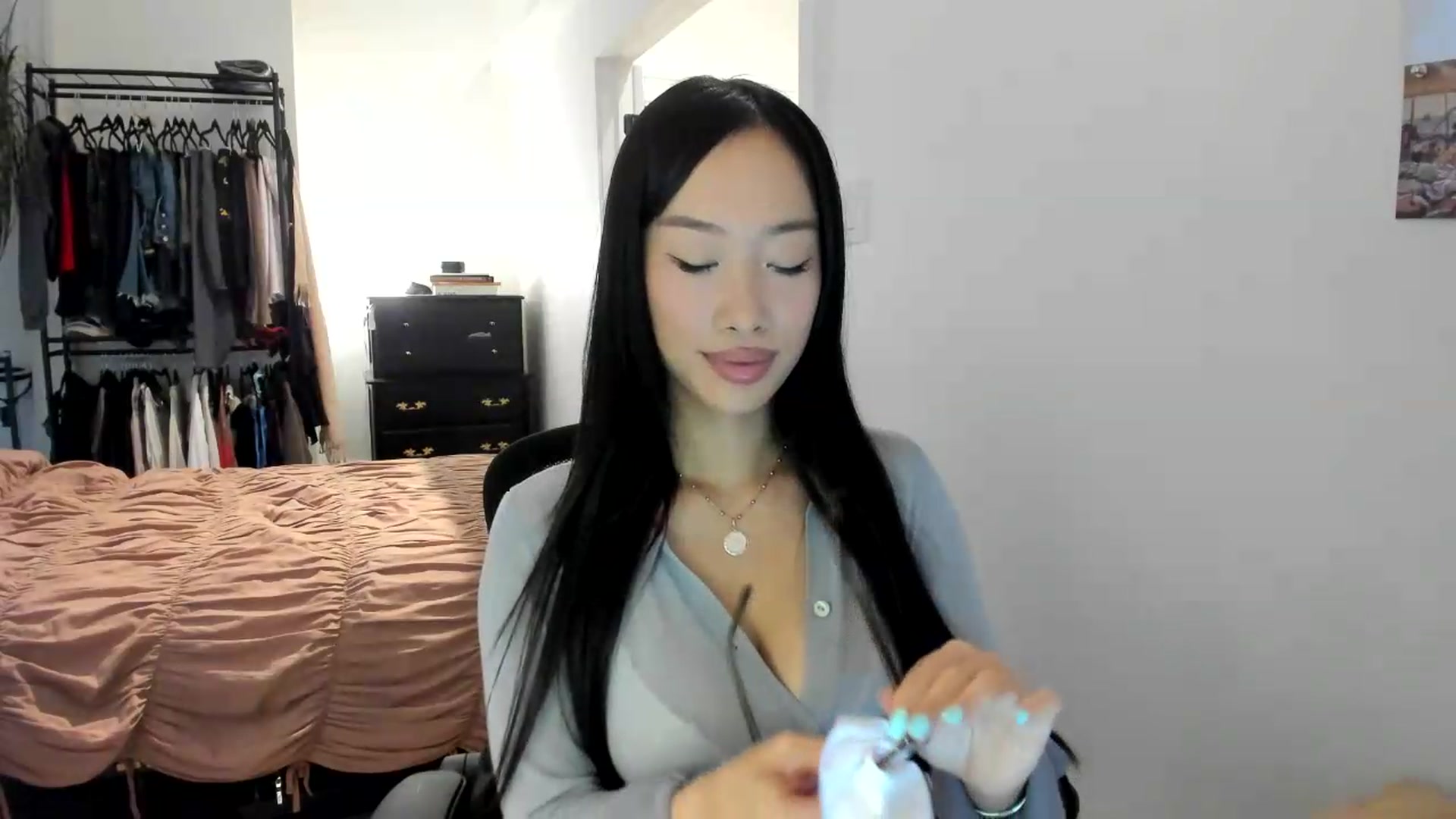 Gallery image thumbnail from BabieLee's myfreecams stream on, 08/28/2026, 19:43 image 4 of 20