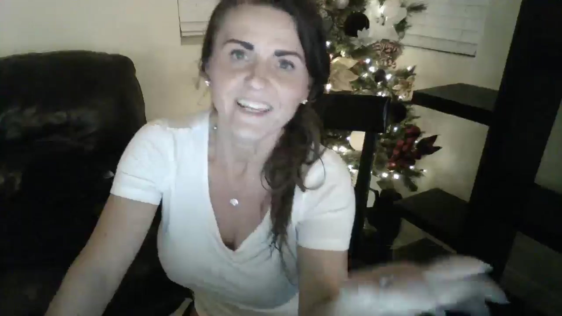 Gallery image thumbnail from Babsbunny's myfreecams stream on, 12/22/2025, 03:52 image 14 of 20