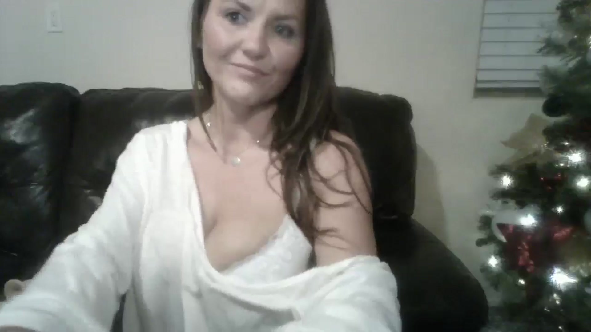 Gallery image thumbnail from Babsbunny's myfreecams stream on, 01/05/2026, 07:39 image 18 of 20