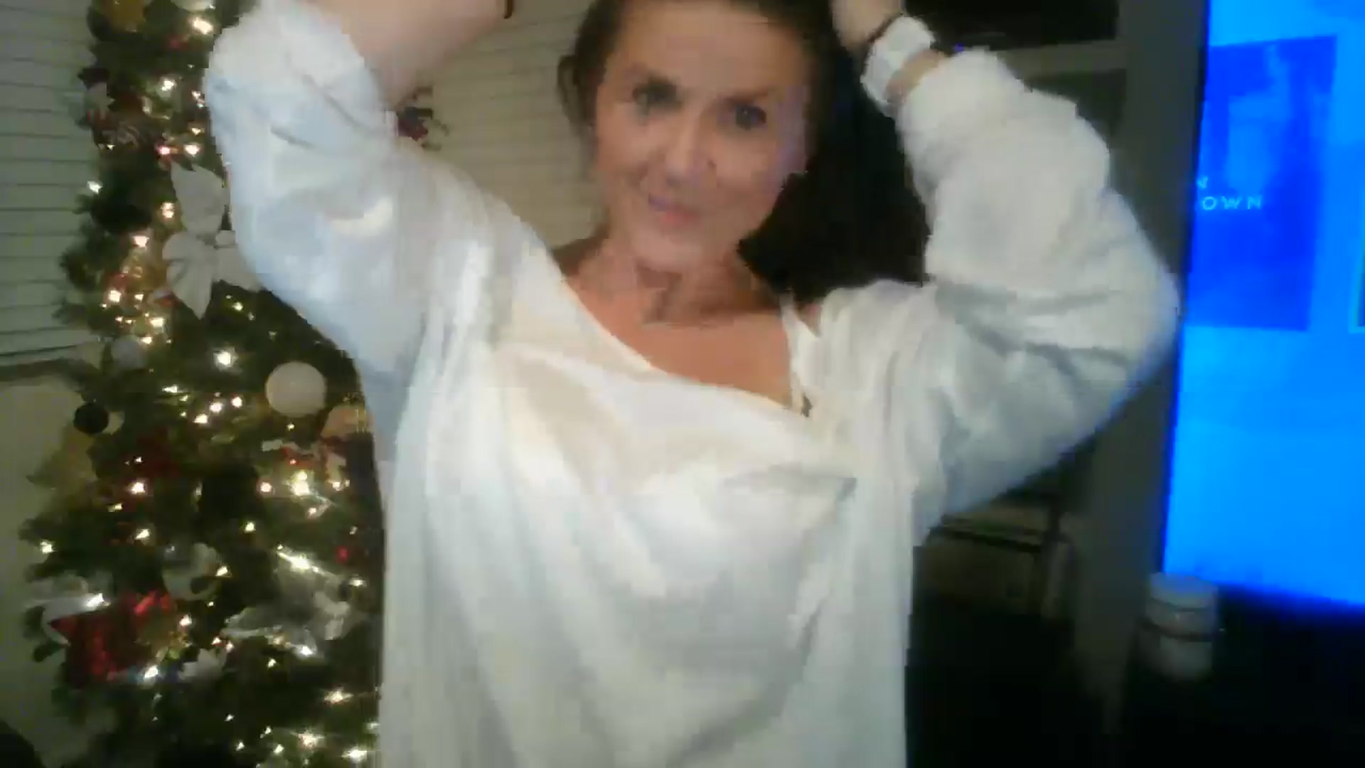 Gallery image thumbnail from Babsbunny's myfreecams stream on, 01/05/2026, 07:39 image 10 of 20