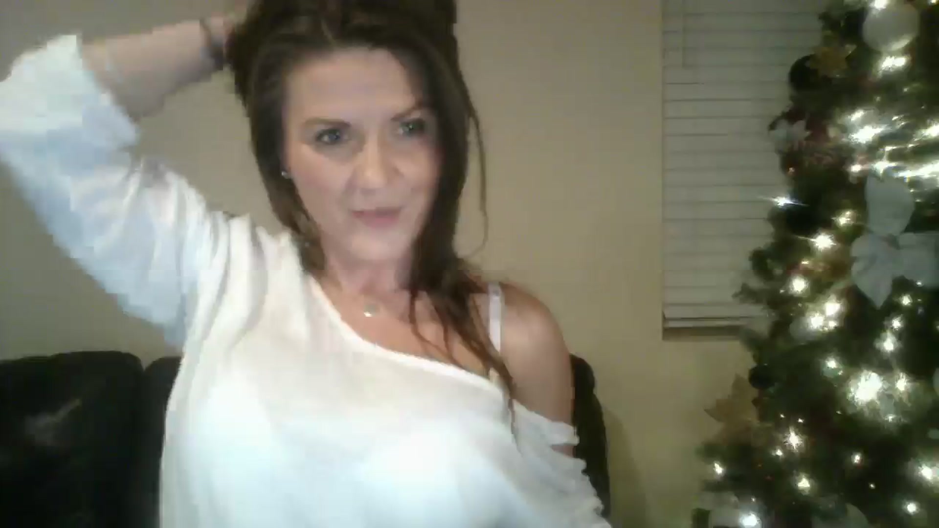 Gallery image thumbnail from Babsbunny's myfreecams stream on, 01/05/2026, 08:14 image 11 of 20