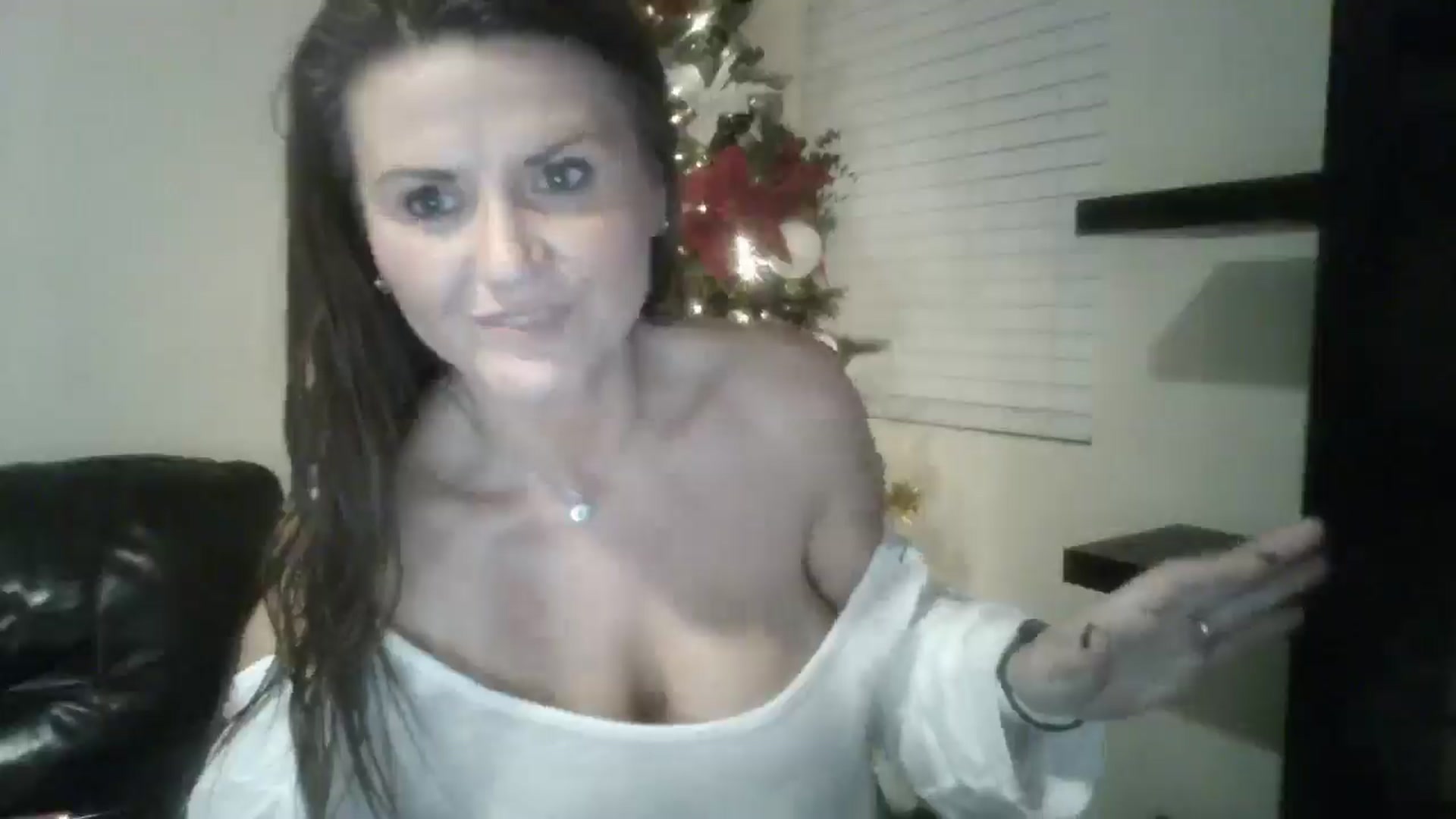 Gallery image thumbnail from Babsbunny's myfreecams stream on, 01/05/2026, 11:18 image 6 of 20