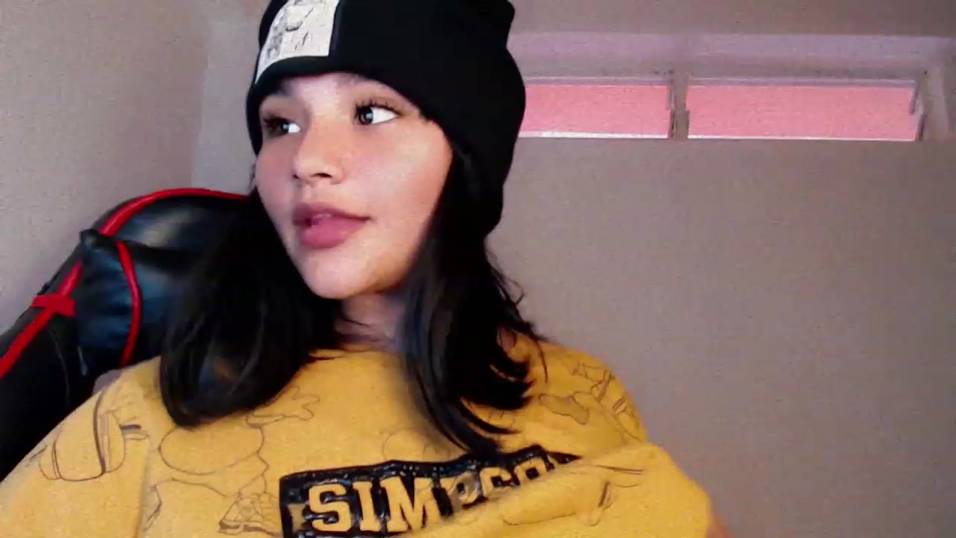Gallery image thumbnail from BabyAsianX0's myfreecams stream on, 11/16/2022, 15:26 image 10 of 20
