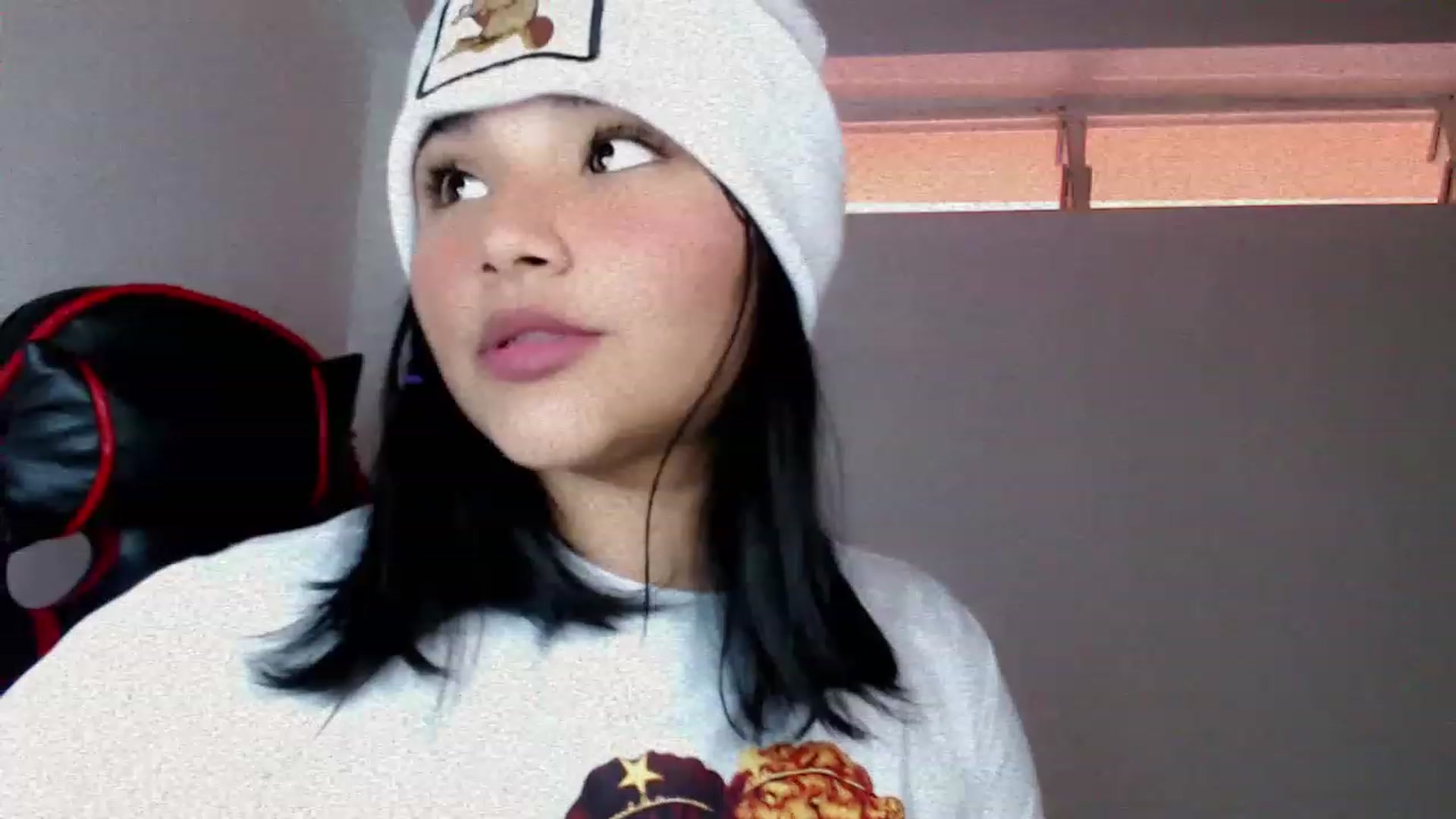 Gallery image thumbnail from BabyAsianX0's myfreecams stream on, 11/18/2022, 13:52 image 6 of 20