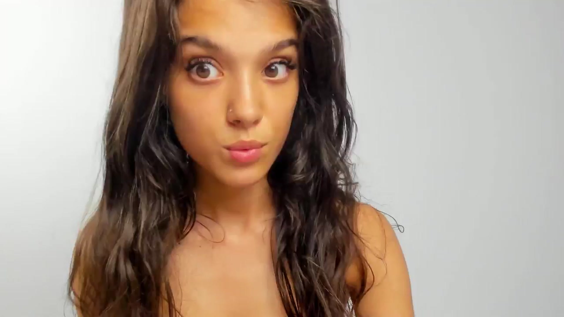 Gallery image thumbnail from BabyAylin's myfreecams stream on, 07/07/2024, 10:33 image 18 of 20