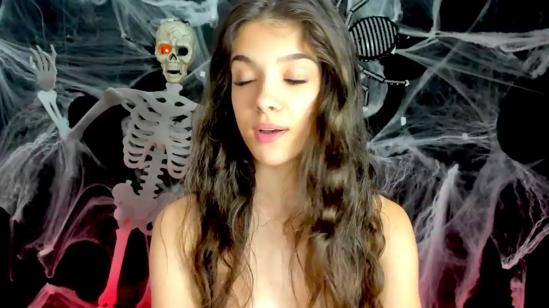 Gallery image thumbnail from BabyAylin's myfreecams stream on, 10/31/2024, 14:01 image 13 of 20