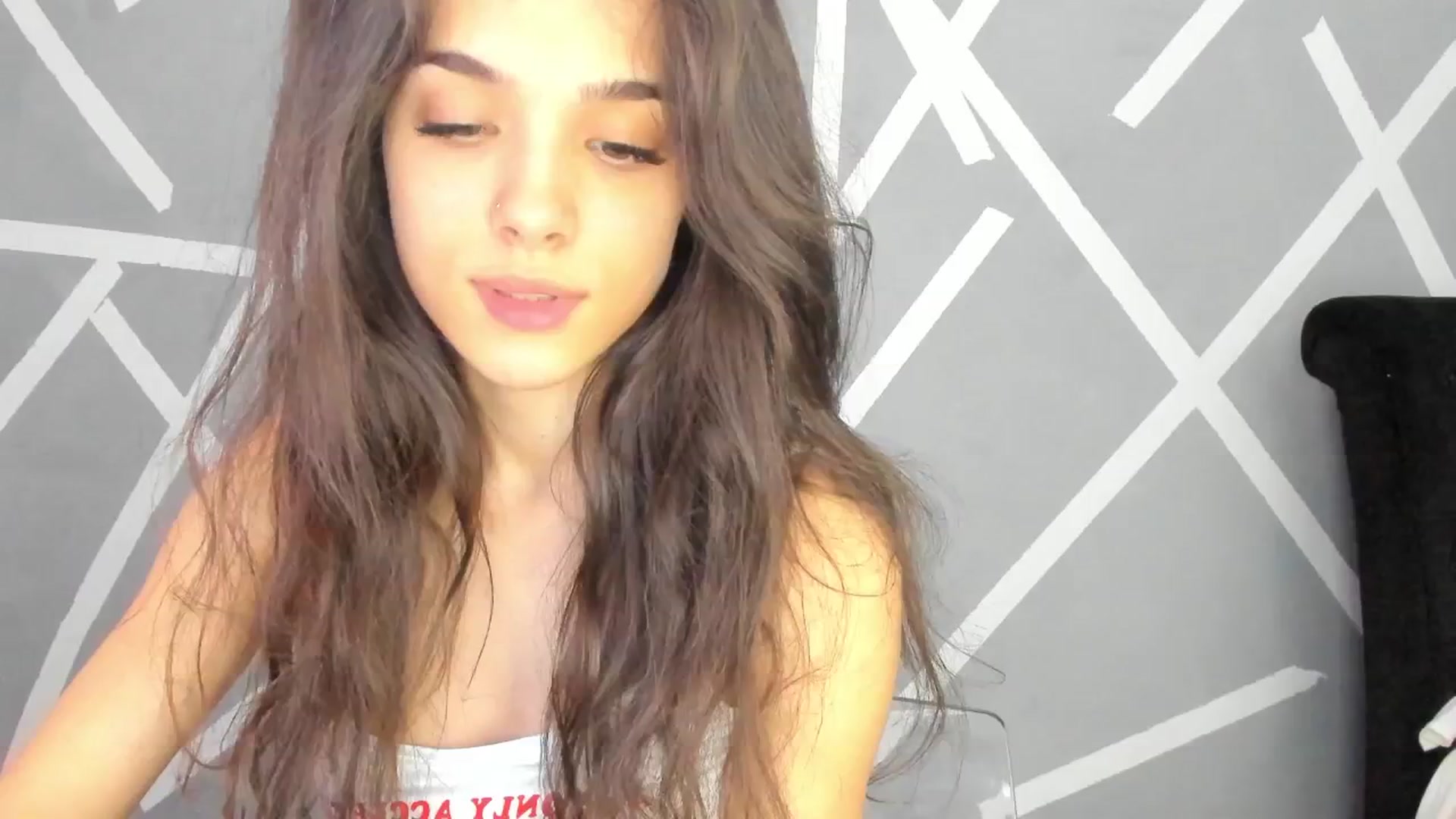 Gallery image thumbnail from BabyAylin's myfreecams stream on, 12/19/2024, 10:32 image 7 of 20