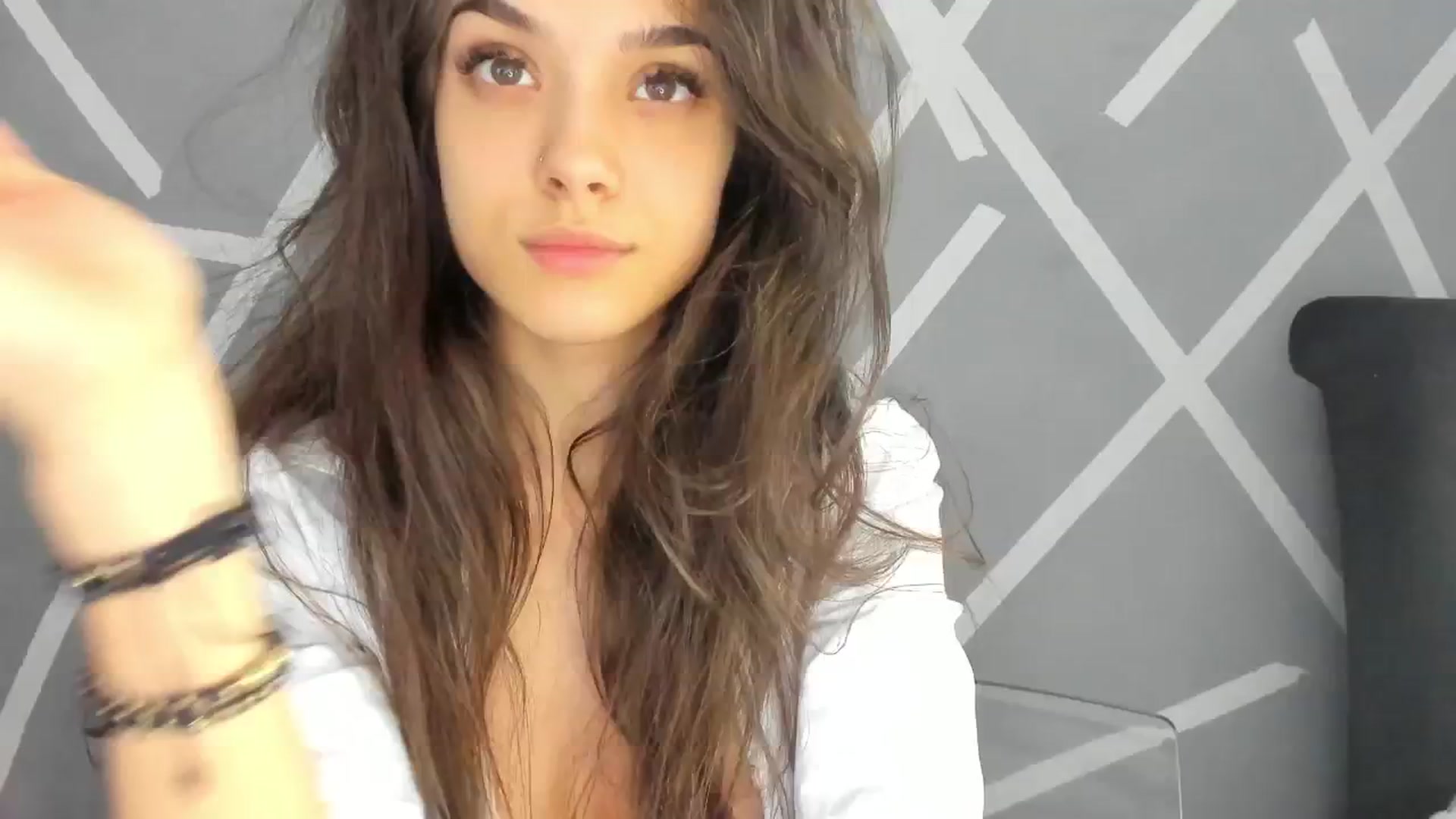 Gallery image thumbnail from BabyAylin's myfreecams stream on, 12/20/2024, 14:13 image 19 of 20