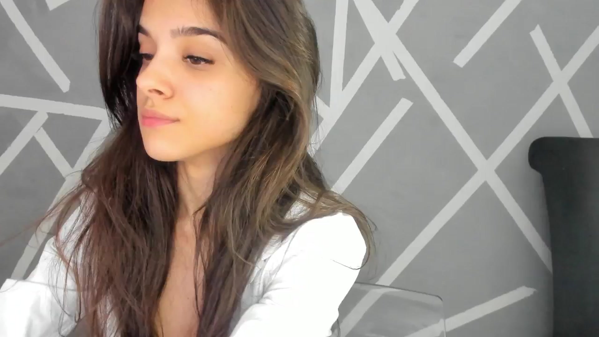 Gallery image thumbnail from BabyAylin's myfreecams stream on, 12/20/2024, 14:13 image 8 of 20