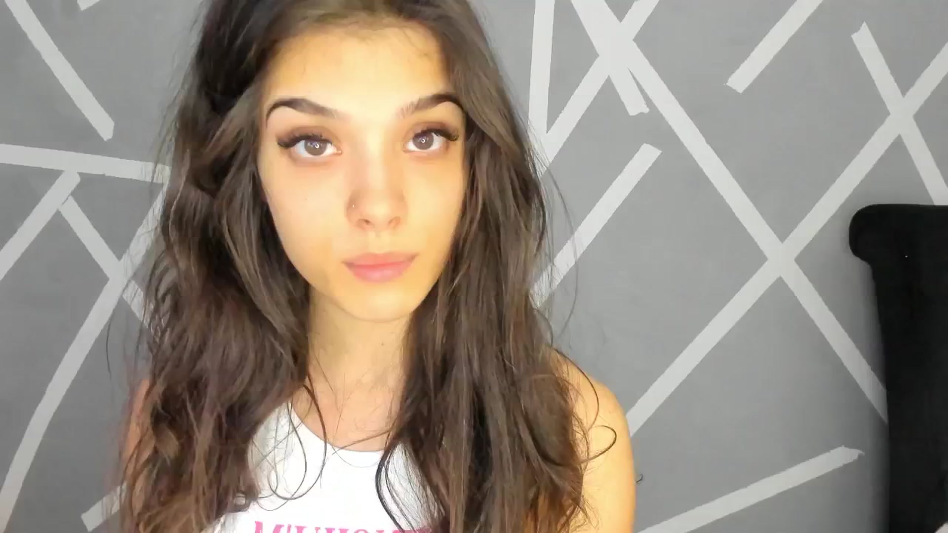 Gallery image thumbnail from BabyAylin's myfreecams stream on, 12/30/2024, 12:25 image 18 of 20