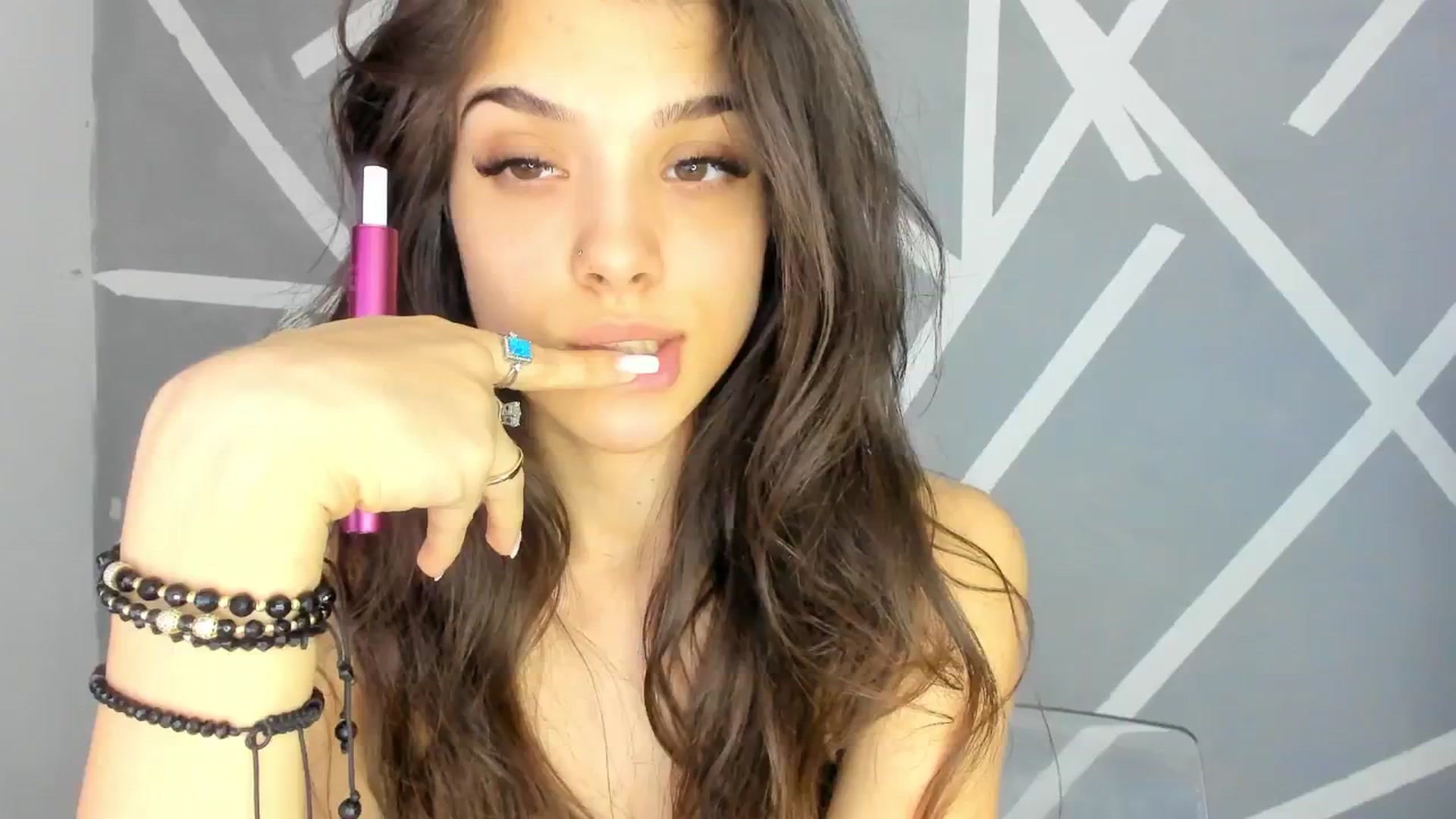 Gallery image thumbnail from BabyAylin's myfreecams stream on, 12/30/2024, 13:16 image 2 of 20