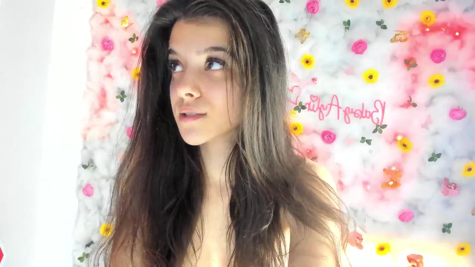 Gallery image thumbnail from BabyAylin's myfreecams stream on, 02/19/2025, 16:23 image 8 of 20