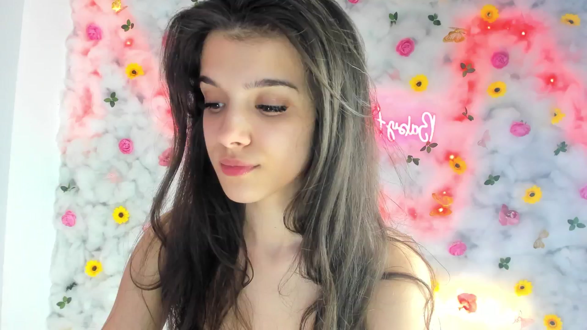Gallery image thumbnail from BabyAylin's myfreecams stream on, 02/21/2025, 11:19 image 4 of 20