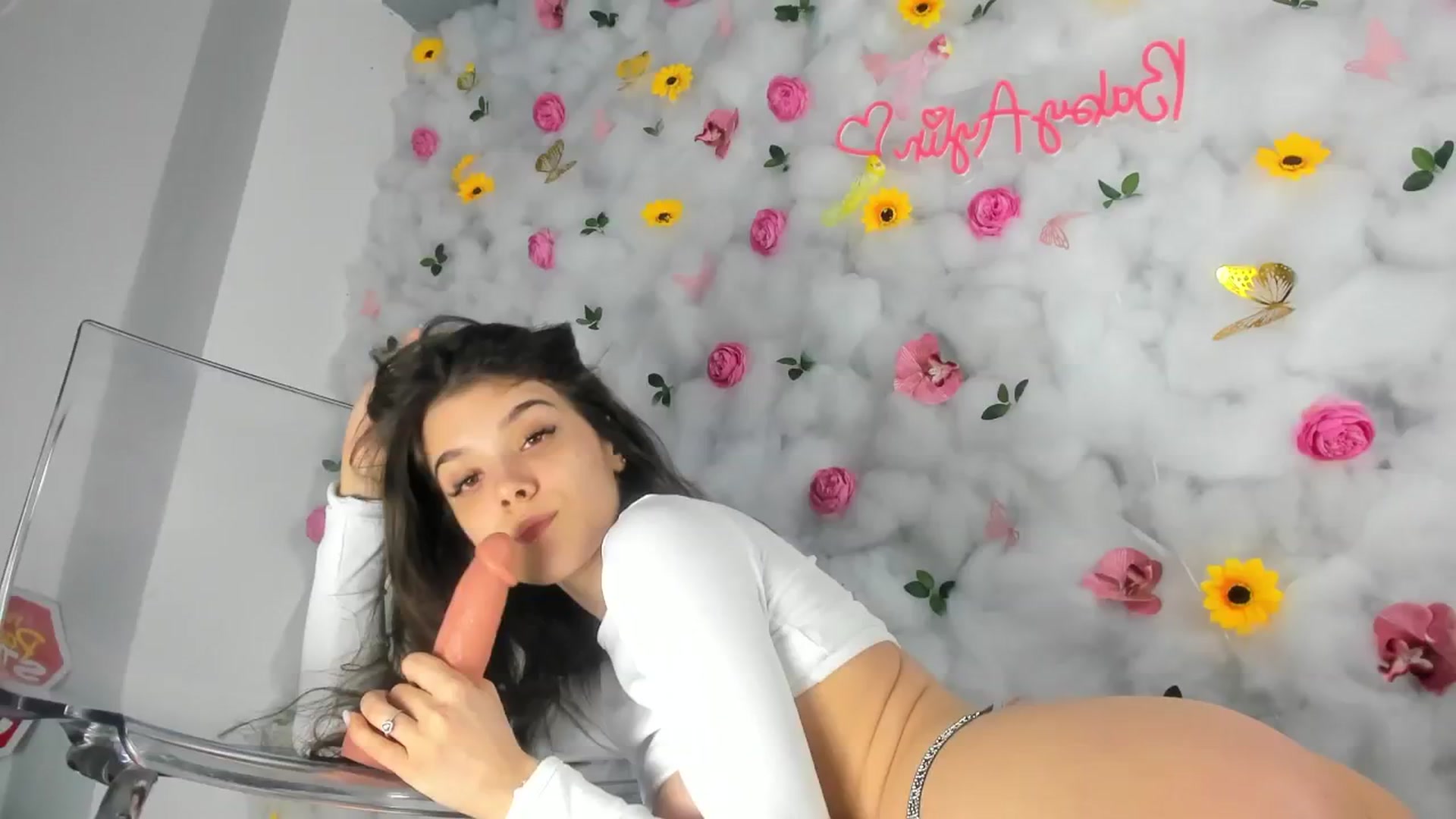 Gallery image thumbnail from BabyAylin's myfreecams stream on, 03/03/2025, 21:21 image 20 of 20