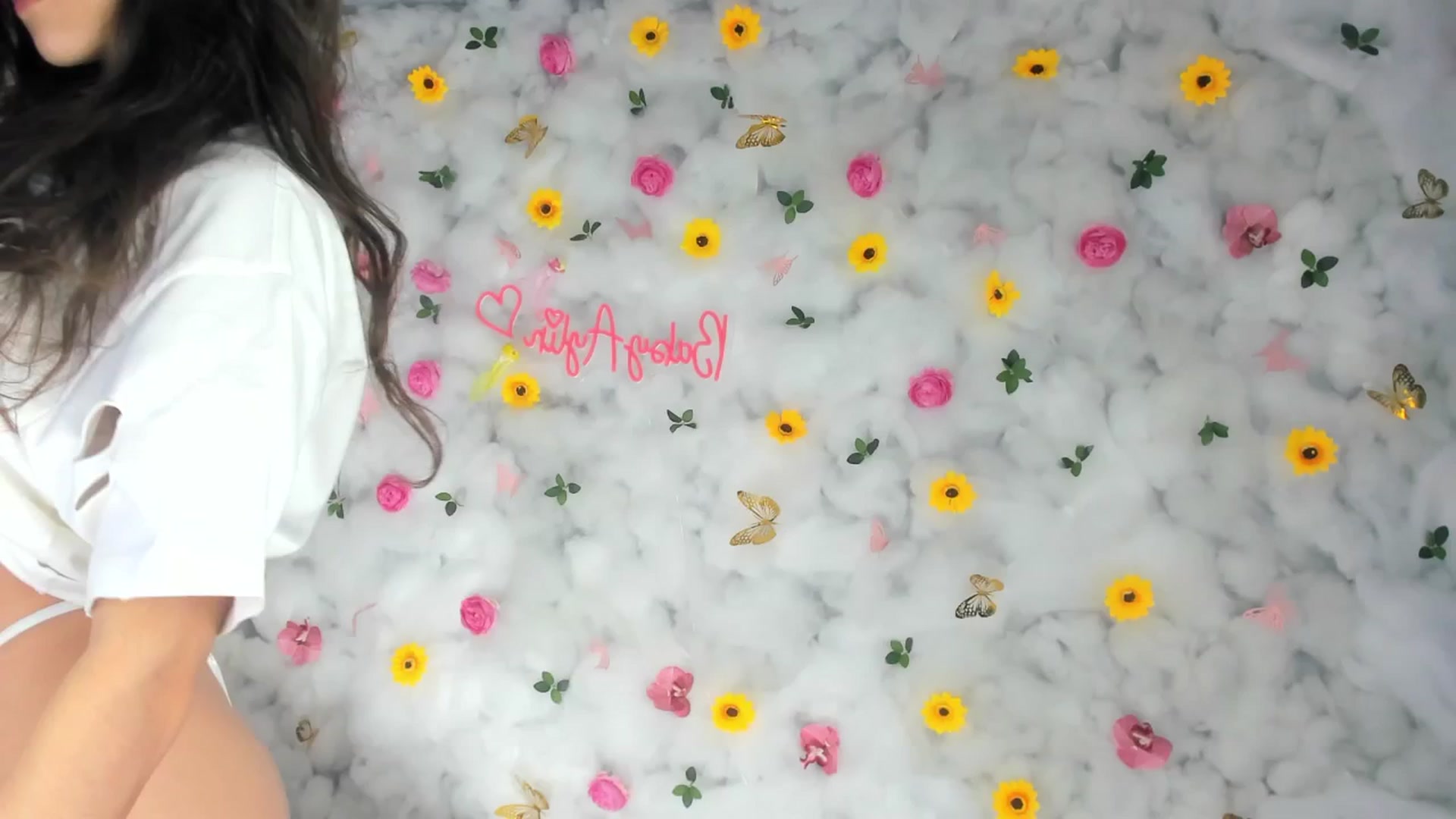 Gallery image thumbnail from BabyAylin's myfreecams stream on, 03/19/2025, 12:12 image 16 of 20