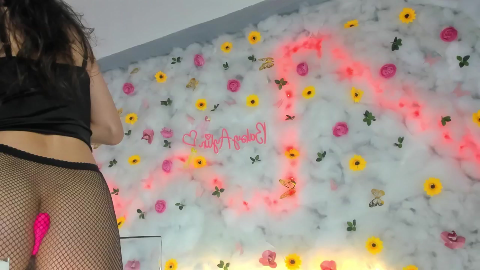 Gallery image thumbnail from BabyAylin's myfreecams stream on, 03/22/2025, 12:08 image 9 of 20