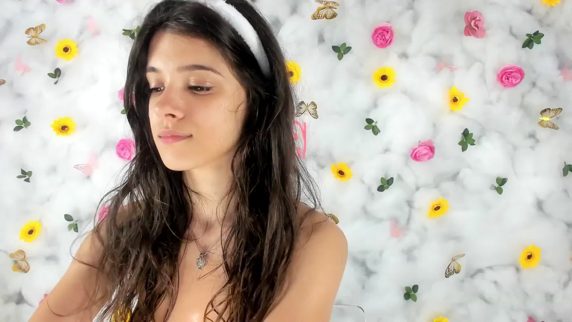 Gallery image thumbnail from BabyAylin's myfreecams stream on, 04/17/2025, 11:26 image 17 of 20