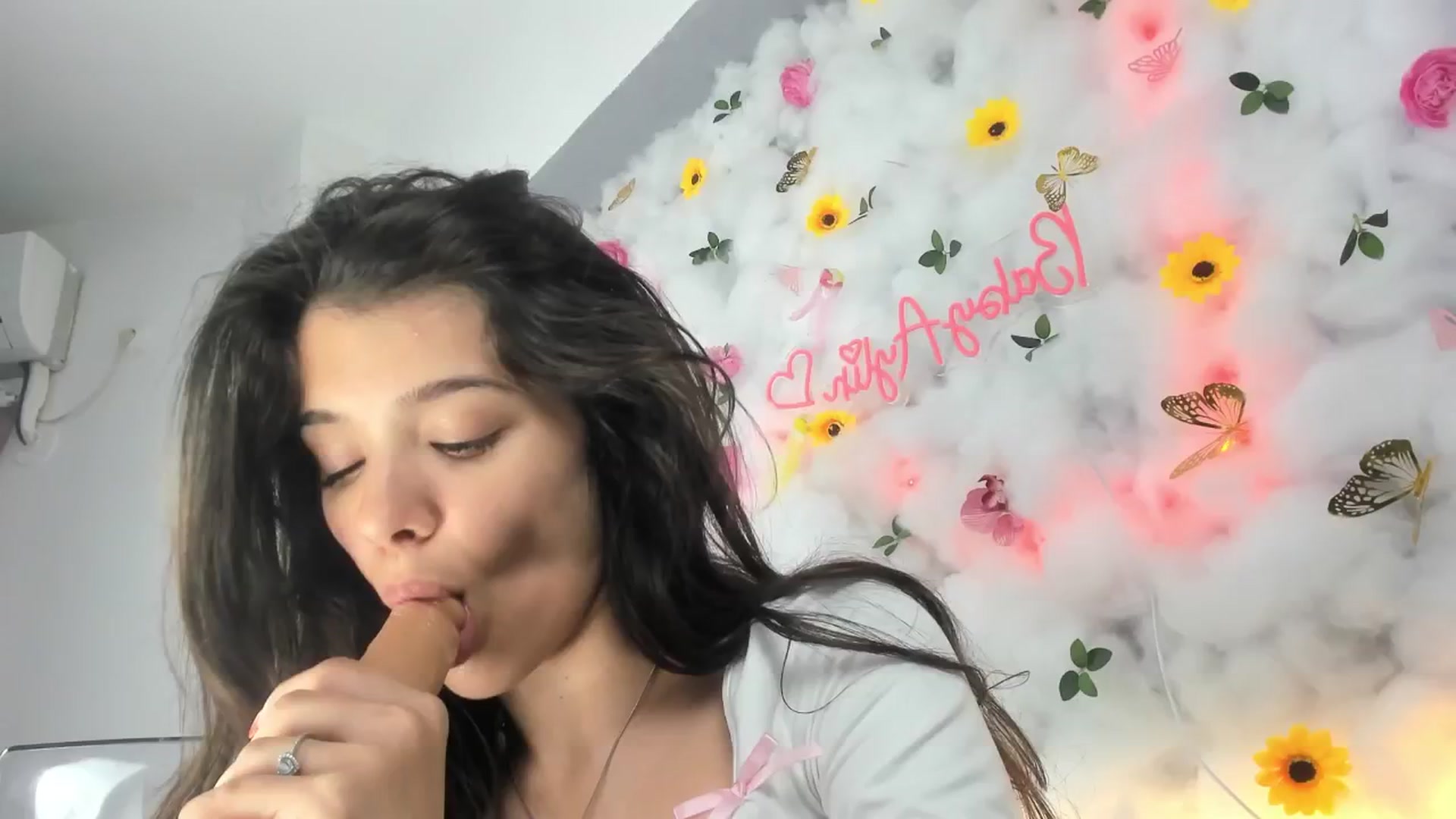Gallery image thumbnail from BabyAylin's myfreecams stream on, 04/29/2025, 11:26 image 17 of 20