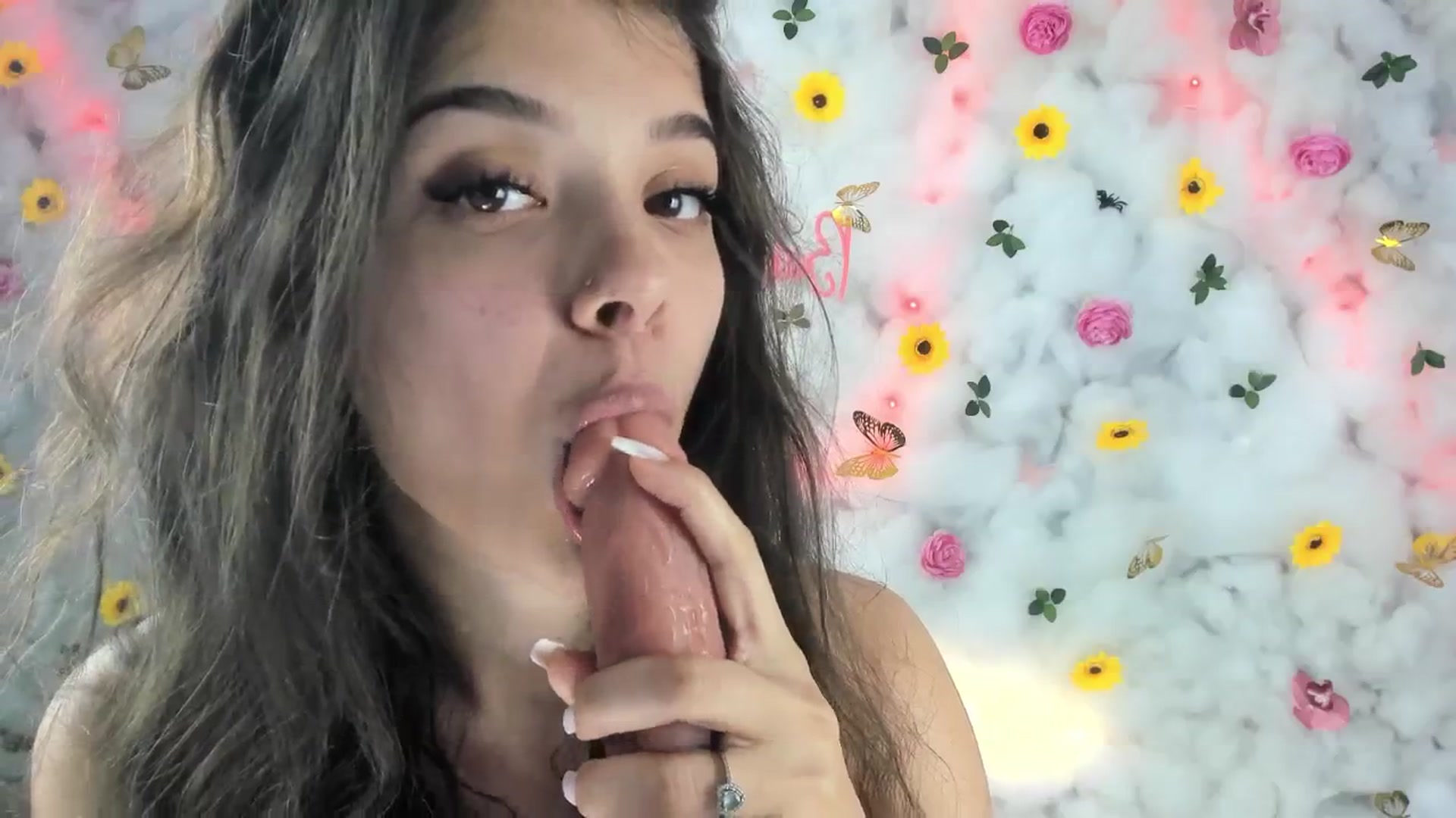 Gallery image thumbnail from BabyAylin's myfreecams stream on, 06/15/2025, 10:22 image 12 of 20