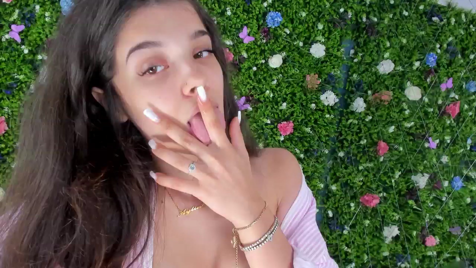 Gallery image thumbnail from BabyAylin's myfreecams stream on, 07/08/2025, 13:27 image 3 of 20