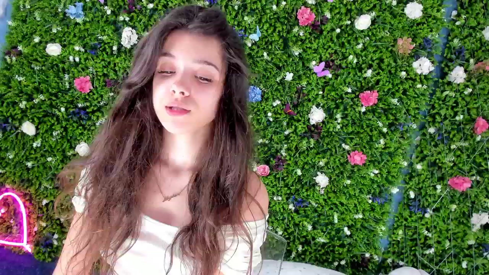 Gallery image thumbnail from BabyAylin's myfreecams stream on, 07/09/2025, 09:21 image 1 of 20
