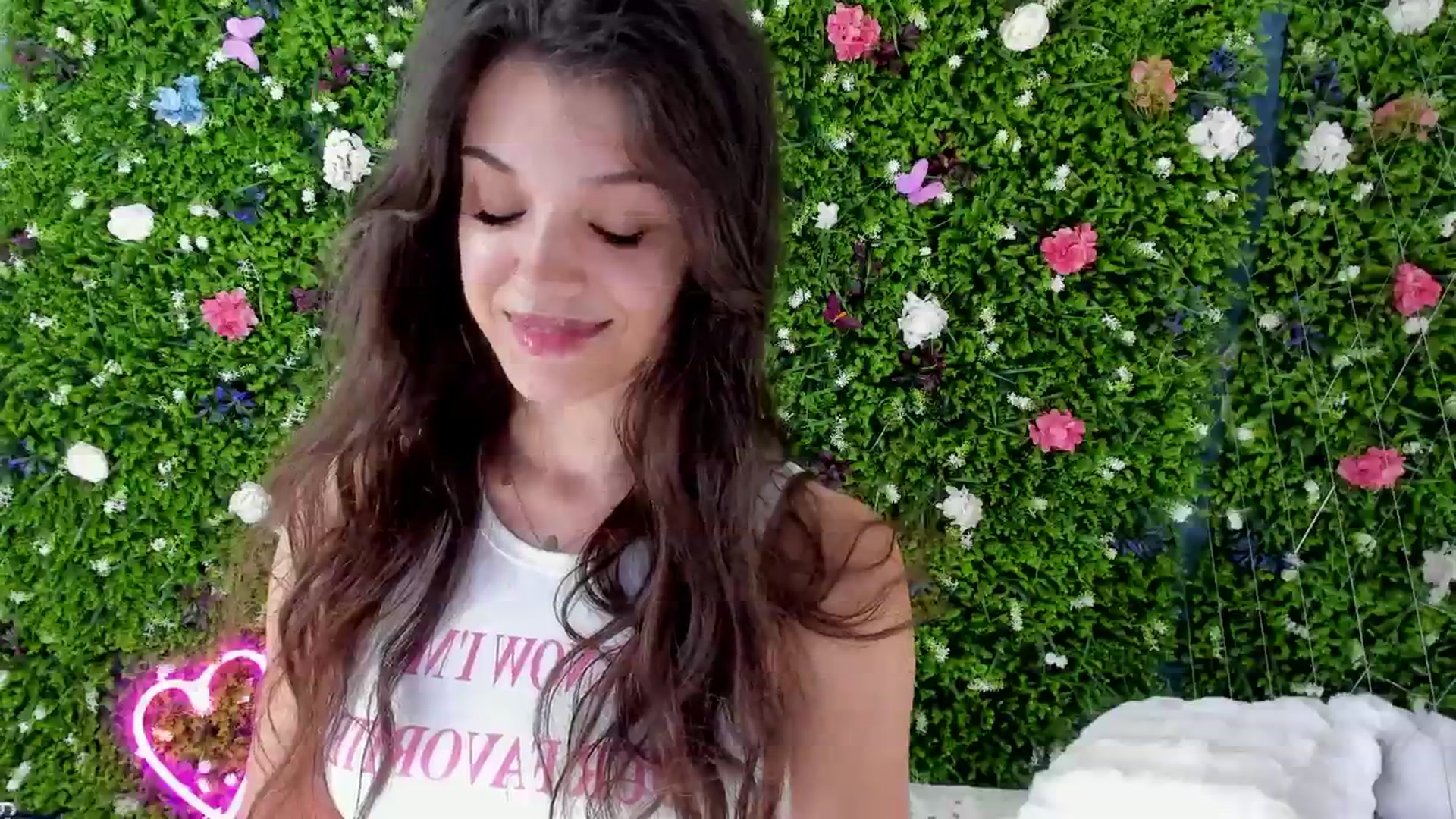 Gallery image thumbnail from BabyAylin's myfreecams stream on, 08/07/2025, 14:59 image 5 of 20