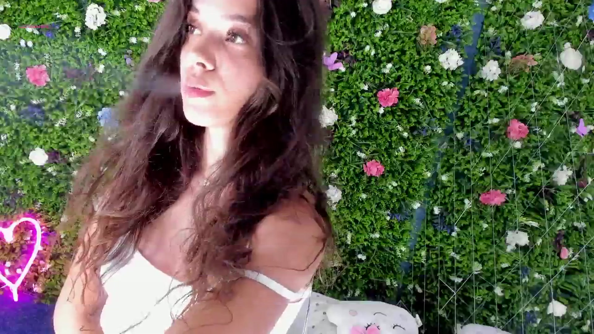 Gallery image thumbnail from BabyAylin's myfreecams stream on, 08/19/2025, 13:01 image 6 of 20
