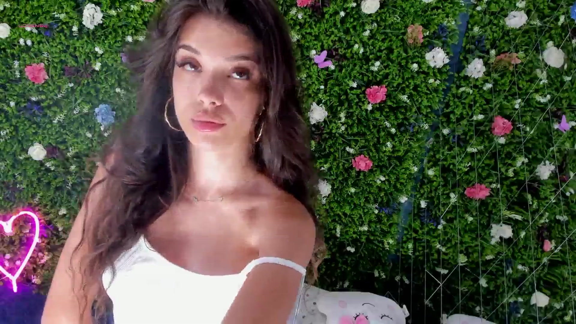 Gallery image thumbnail from BabyAylin's myfreecams stream on, 08/19/2025, 13:01 image 3 of 20