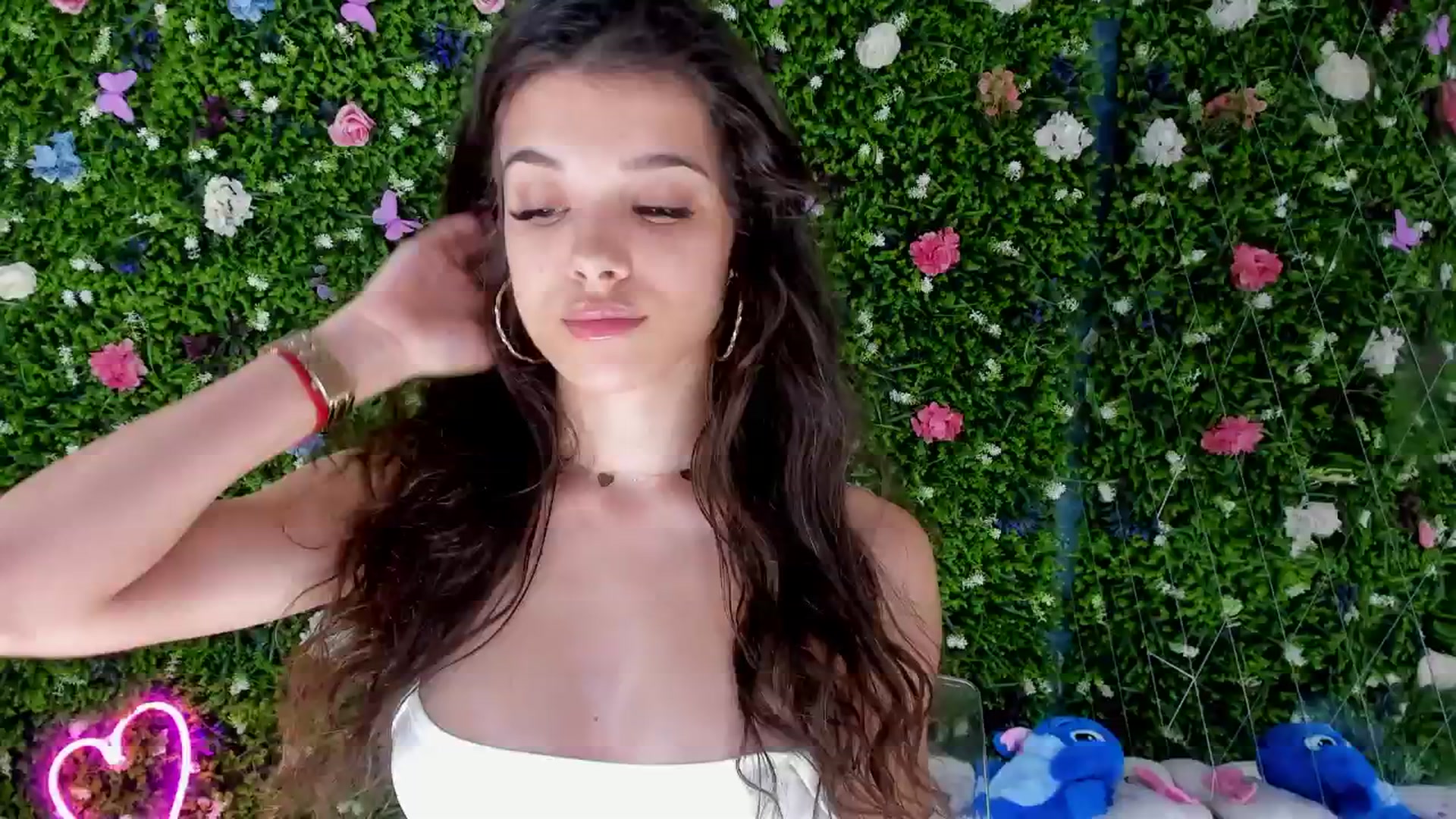 Gallery image thumbnail from BabyAylin's myfreecams stream on, 08/23/2025, 08:50 image 8 of 20
