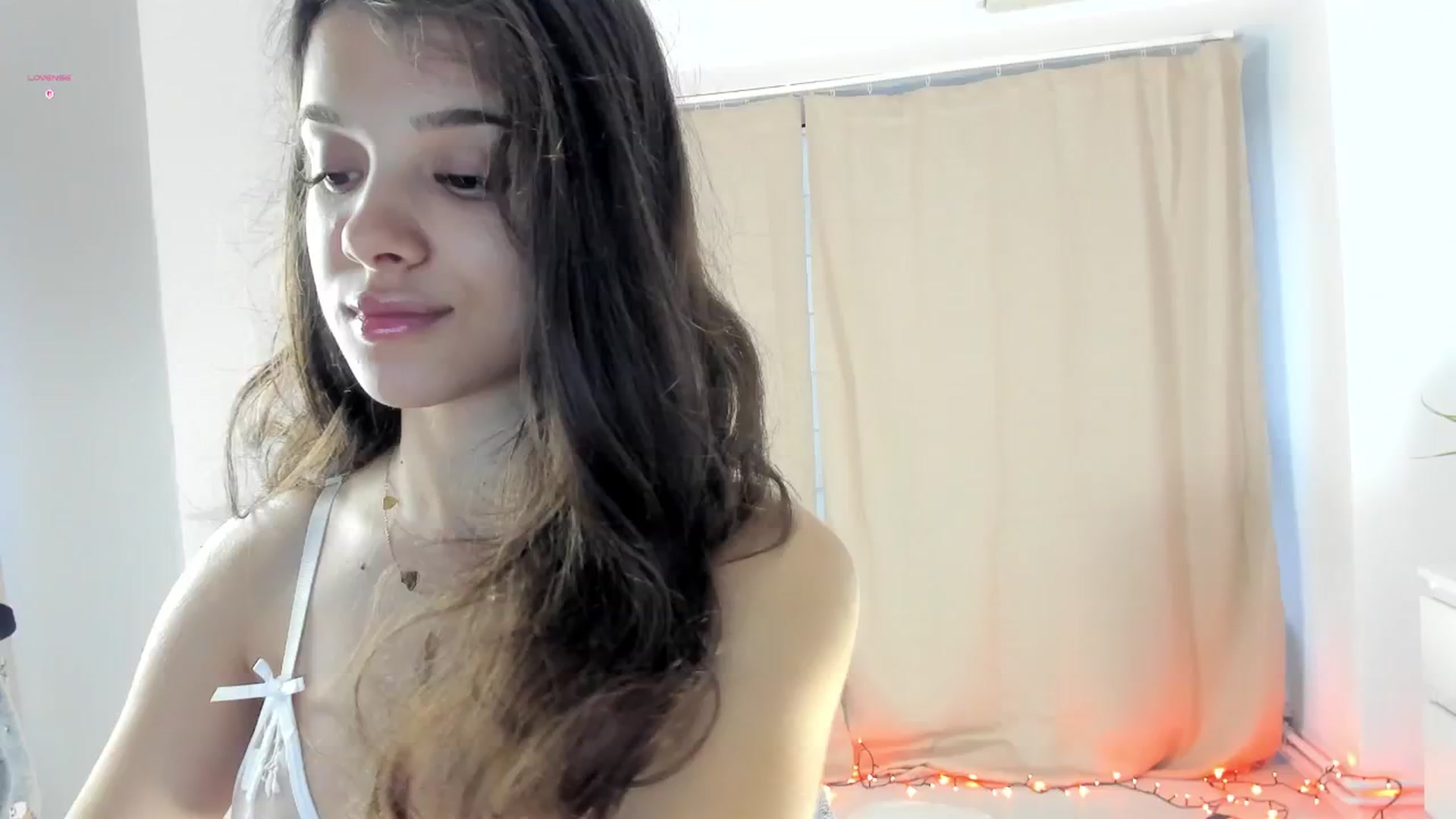 Gallery image thumbnail from BabyAylin's myfreecams stream on, 11/06/2025, 06:25 image 5 of 20