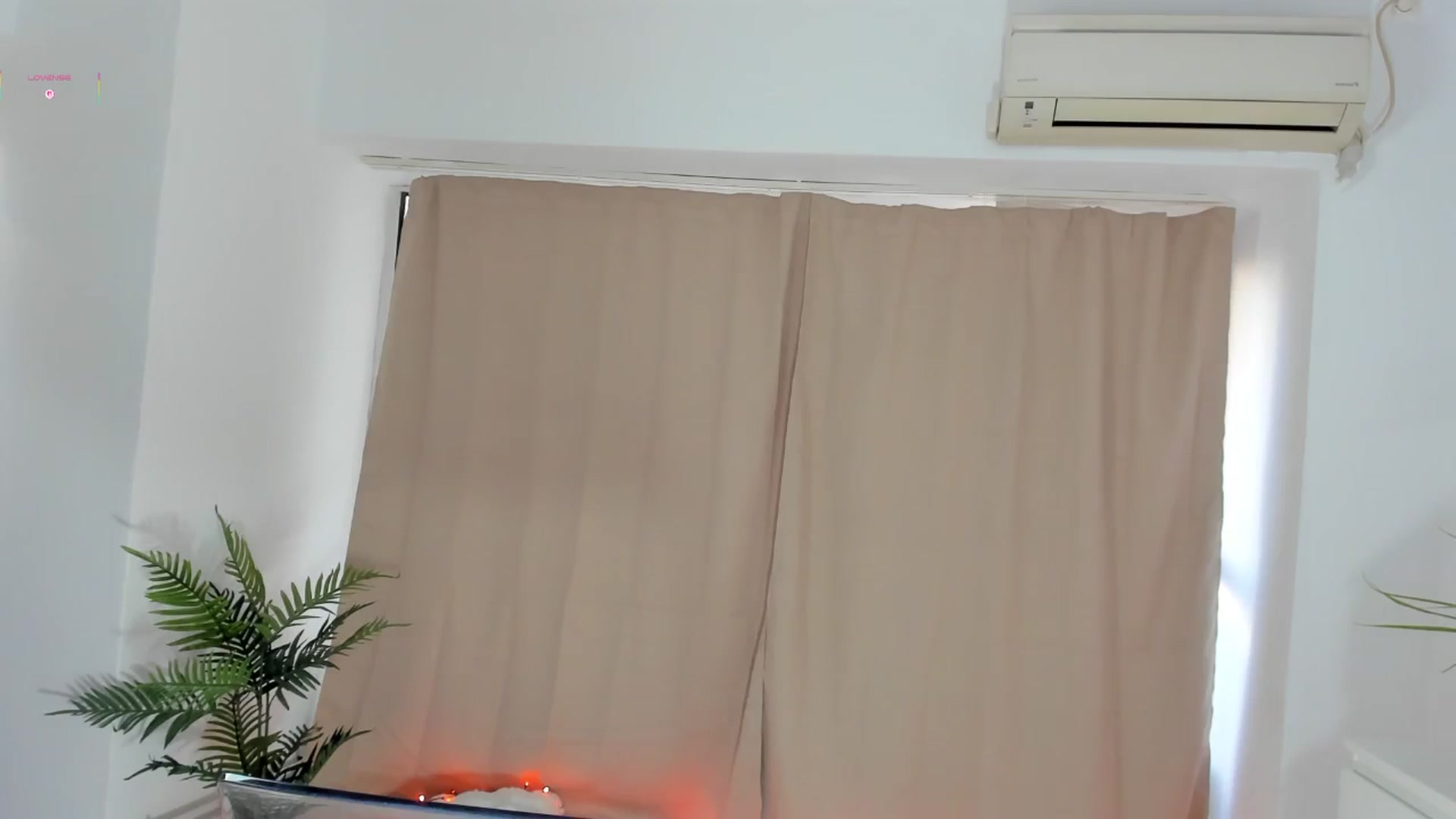 Gallery image thumbnail from BabyAylin's myfreecams stream on, 11/22/2025, 11:04 image 9 of 20