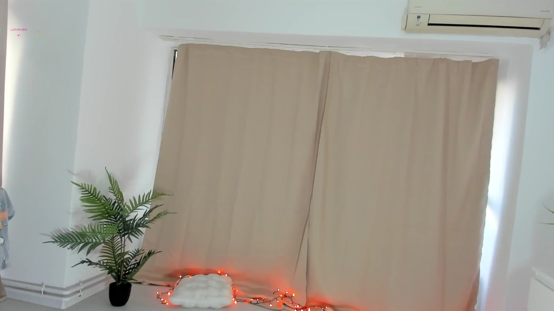 Gallery image thumbnail from BabyAylin's myfreecams stream on, 11/22/2025, 11:04 image 8 of 20