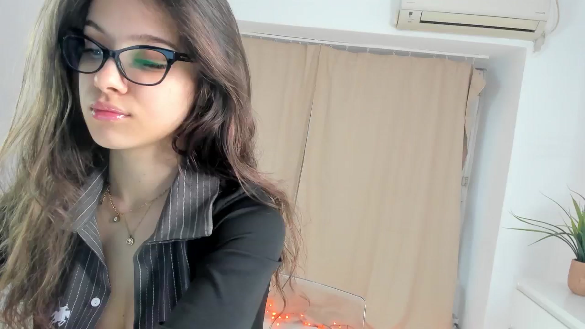Gallery image thumbnail from BabyAylin's myfreecams stream on, 11/29/2025, 10:49 image 5 of 20