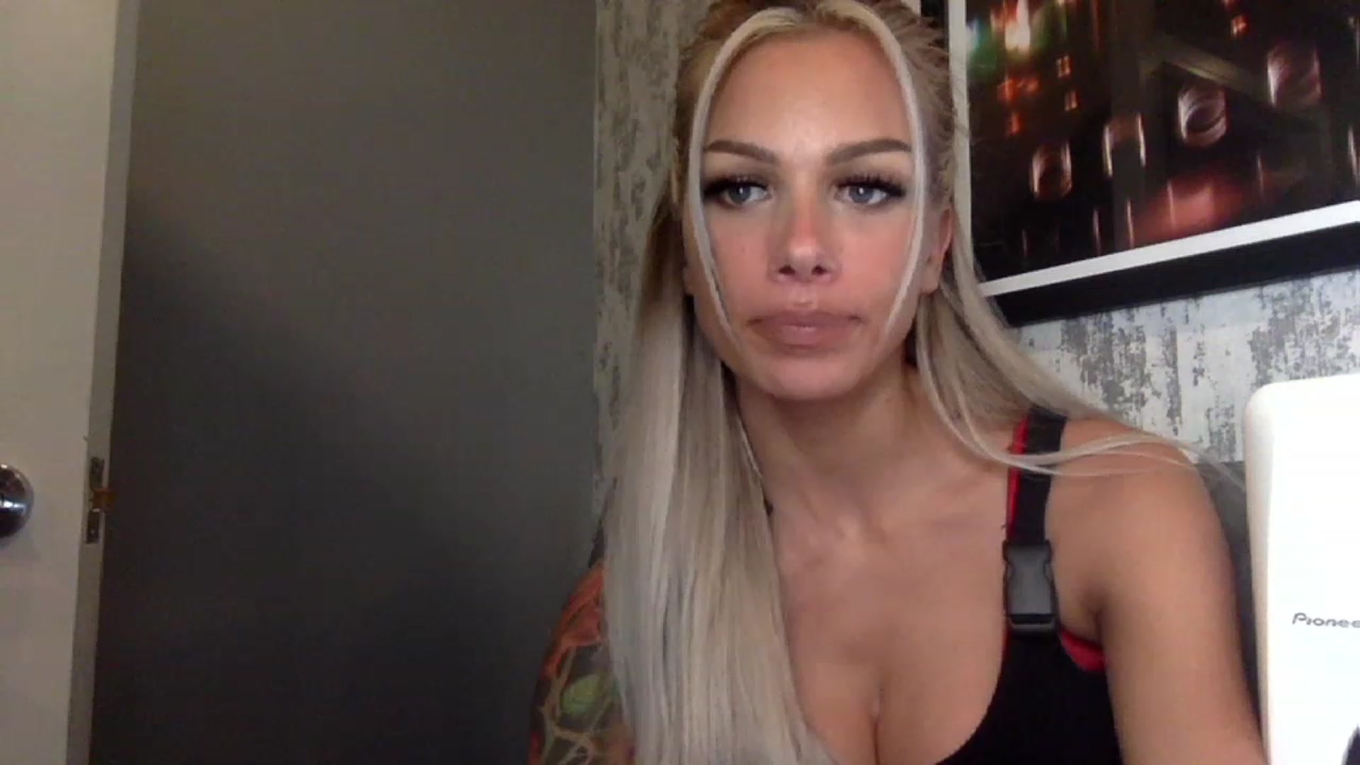 Gallery image thumbnail from BabyDaisyx's myfreecams stream on, 11/18/2022, 18:25 image 14 of 20