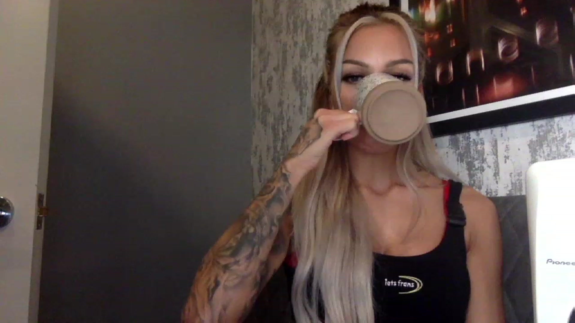 Gallery image thumbnail from BabyDaisyx's myfreecams stream on, 11/18/2022, 18:25 image 19 of 20