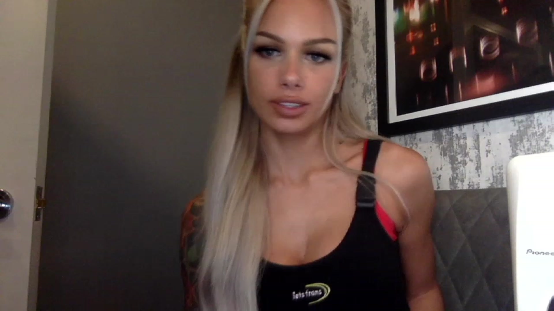 Gallery image thumbnail from BabyDaisyx's myfreecams stream on, 11/18/2022, 18:25 image 15 of 20