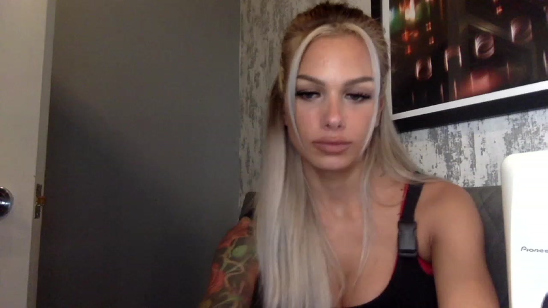 Gallery image thumbnail from BabyDaisyx's myfreecams stream on, 11/18/2022, 18:25 image 20 of 20