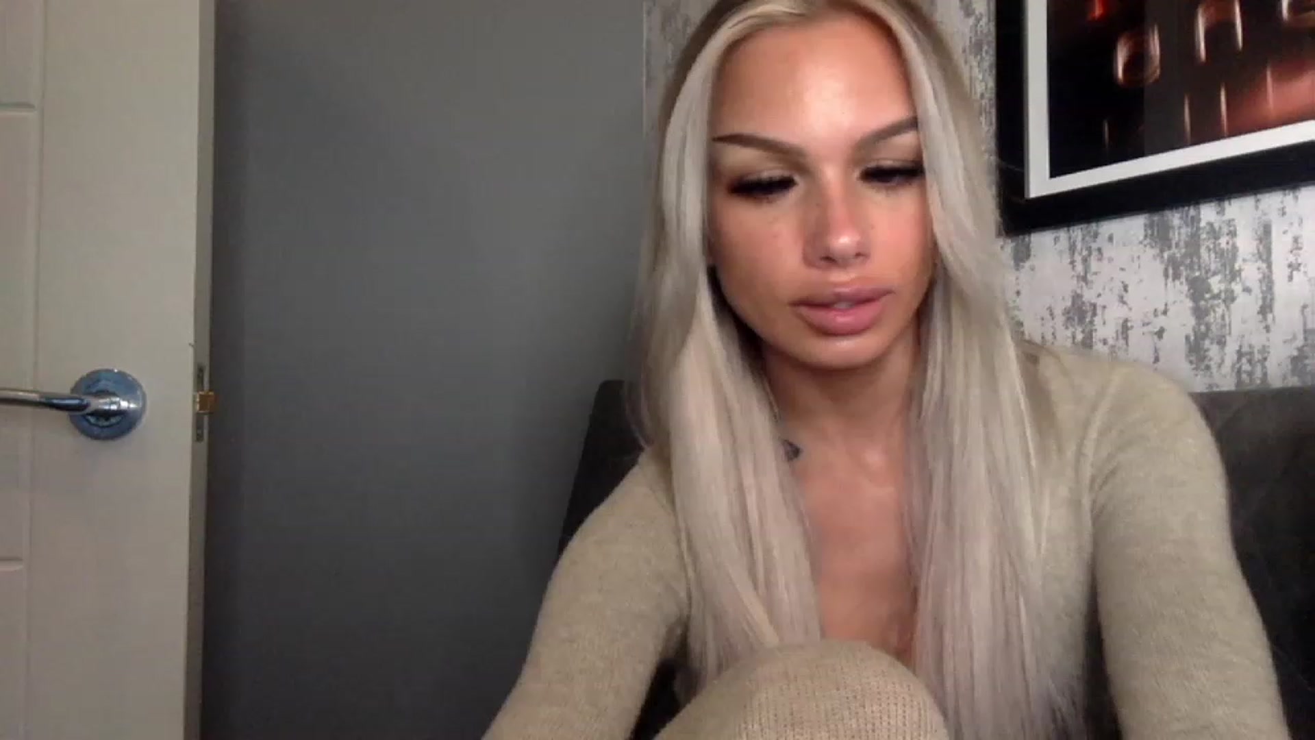 Gallery image thumbnail from BabyDaisyx's myfreecams stream on, 11/23/2022, 15:43 image 5 of 20