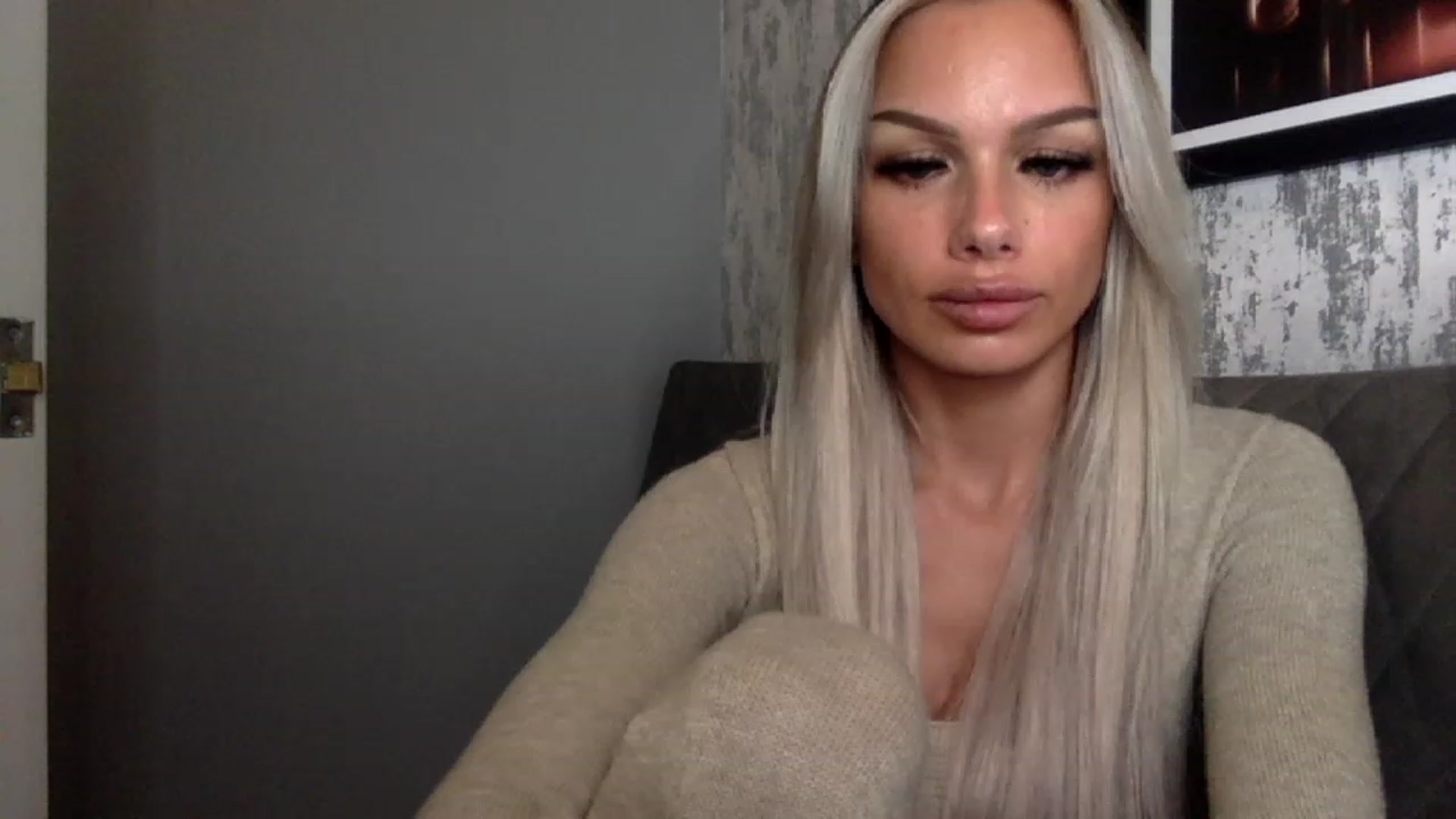 Gallery image thumbnail from BabyDaisyx's myfreecams stream on, 11/23/2022, 15:43 image 15 of 20