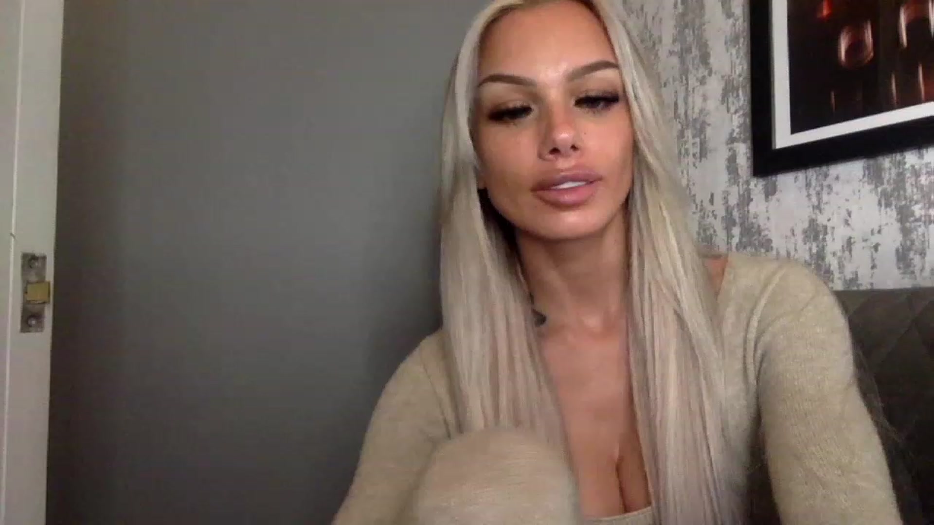 Gallery image thumbnail from BabyDaisyx's myfreecams stream on, 11/23/2022, 15:43 image 1 of 20