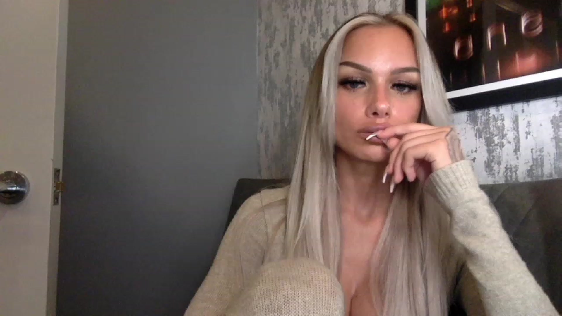 Gallery image thumbnail from BabyDaisyx's myfreecams stream on, 11/23/2022, 16:12 image 12 of 20