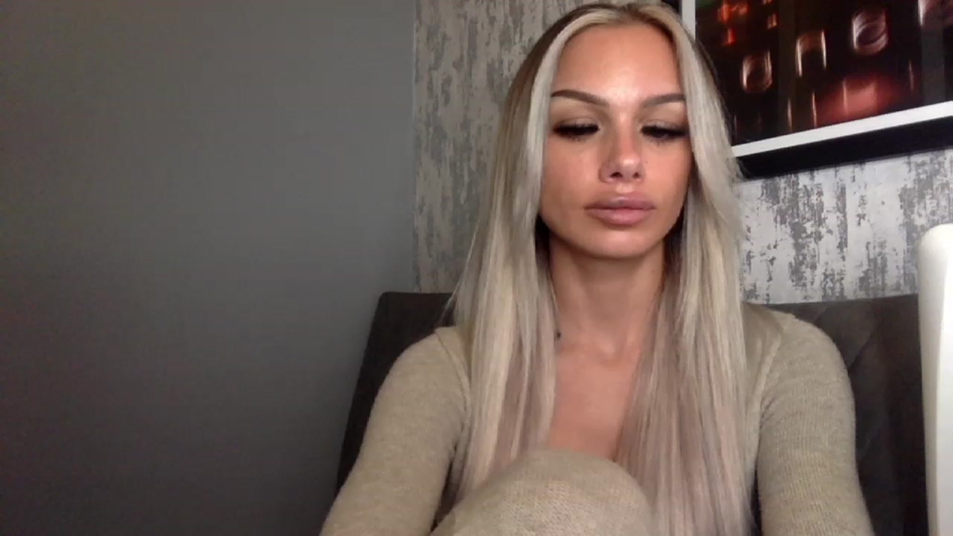 Gallery image thumbnail from BabyDaisyx's myfreecams stream on, 11/23/2022, 16:12 image 3 of 20