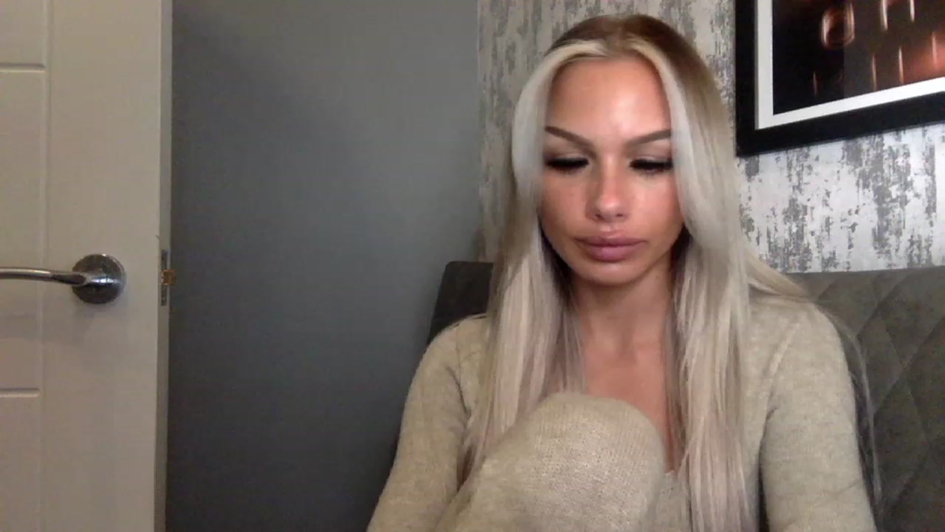Gallery image thumbnail from BabyDaisyx's myfreecams stream on, 11/23/2022, 16:12 image 19 of 20