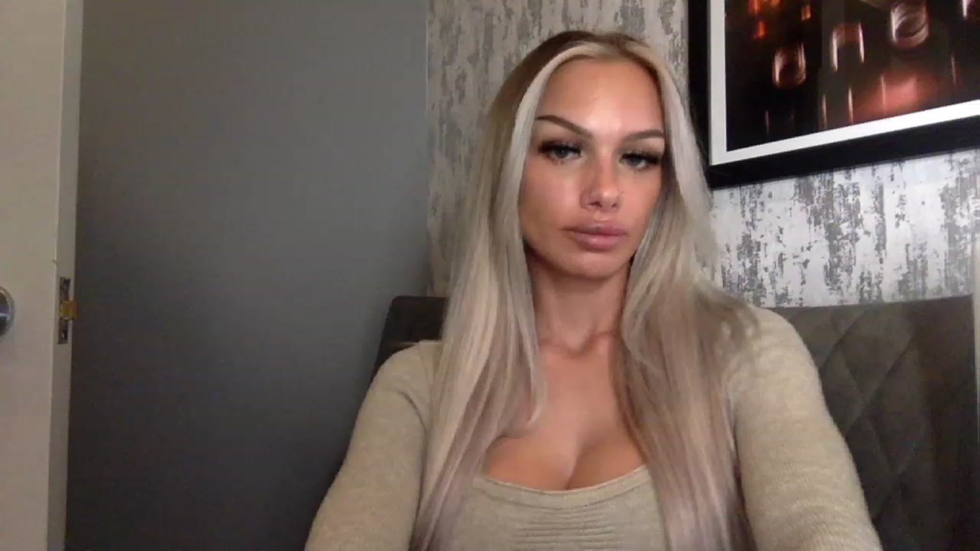 Gallery image thumbnail from BabyDaisyx's myfreecams stream on, 11/23/2022, 16:12 image 9 of 20