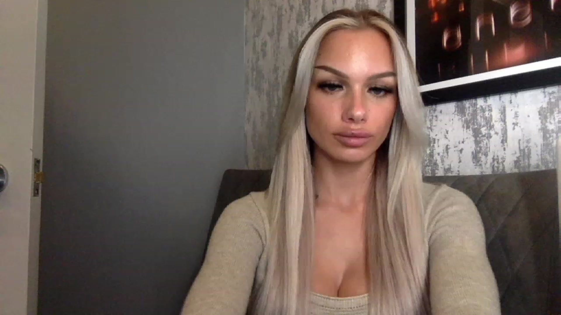 Gallery image thumbnail from BabyDaisyx's myfreecams stream on, 11/23/2022, 16:12 image 10 of 20