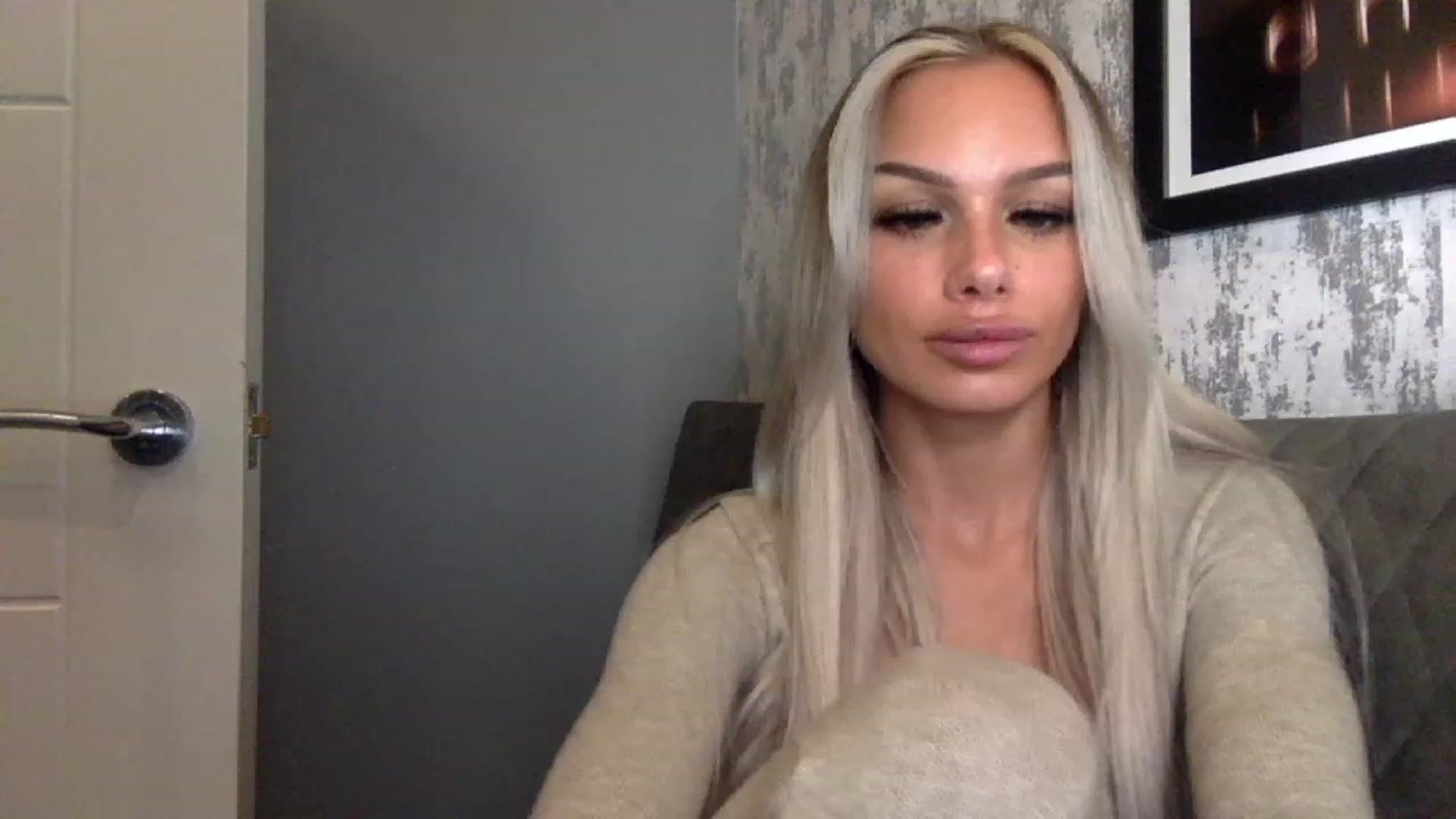 Gallery image thumbnail from BabyDaisyx's myfreecams stream on, 11/23/2022, 16:12 image 20 of 20