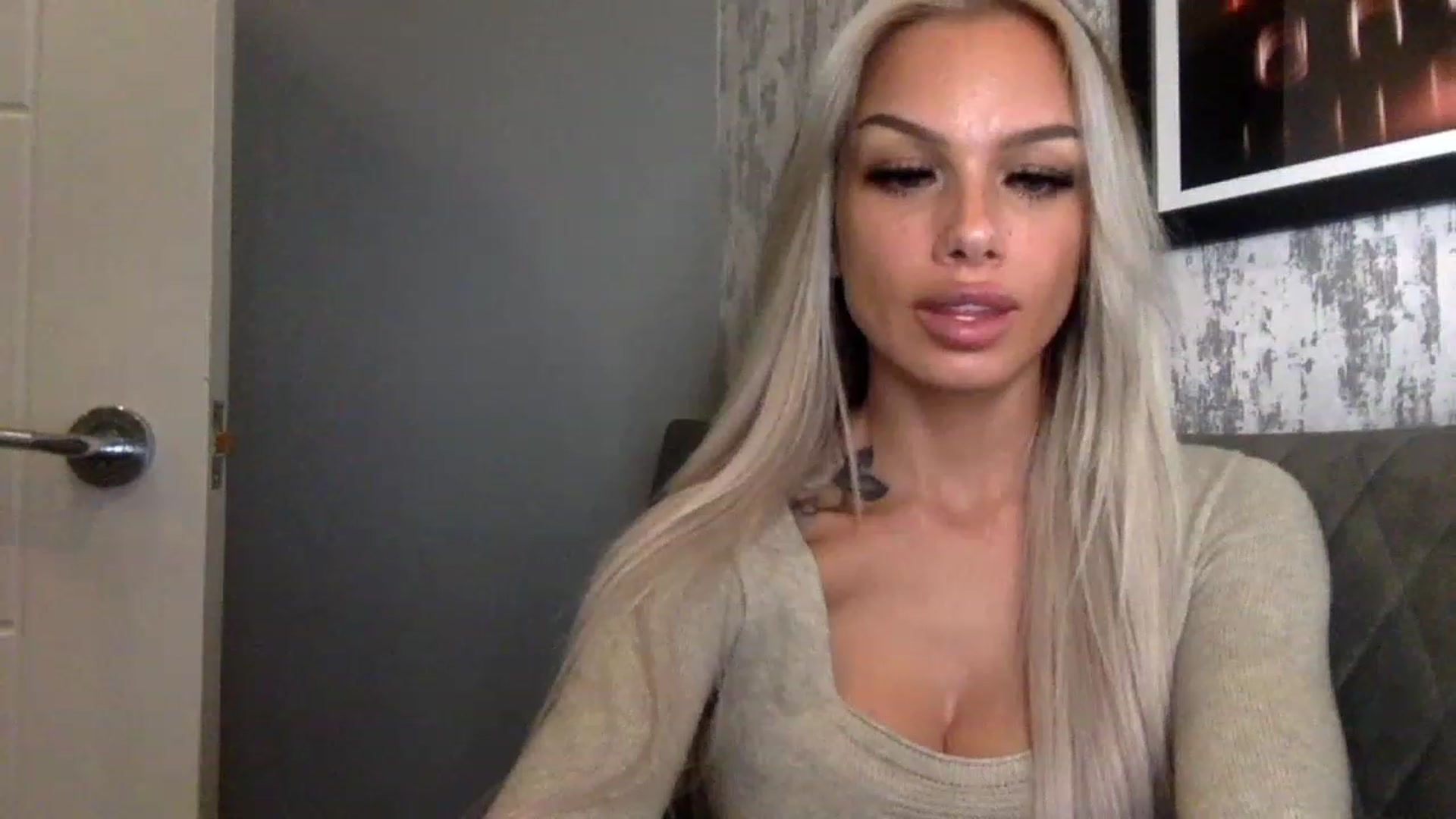 Gallery image thumbnail from BabyDaisyx's myfreecams stream on, 11/26/2022, 01:24 image 14 of 20