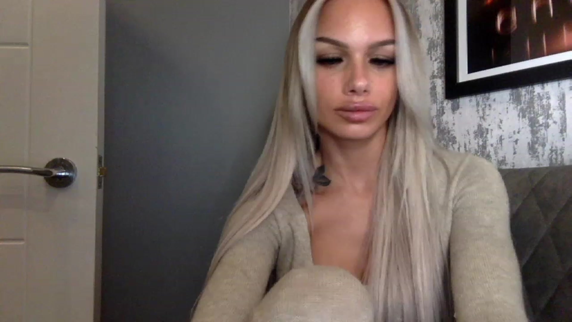 Gallery image thumbnail from BabyDaisyx's myfreecams stream on, 11/26/2022, 01:24 image 10 of 20