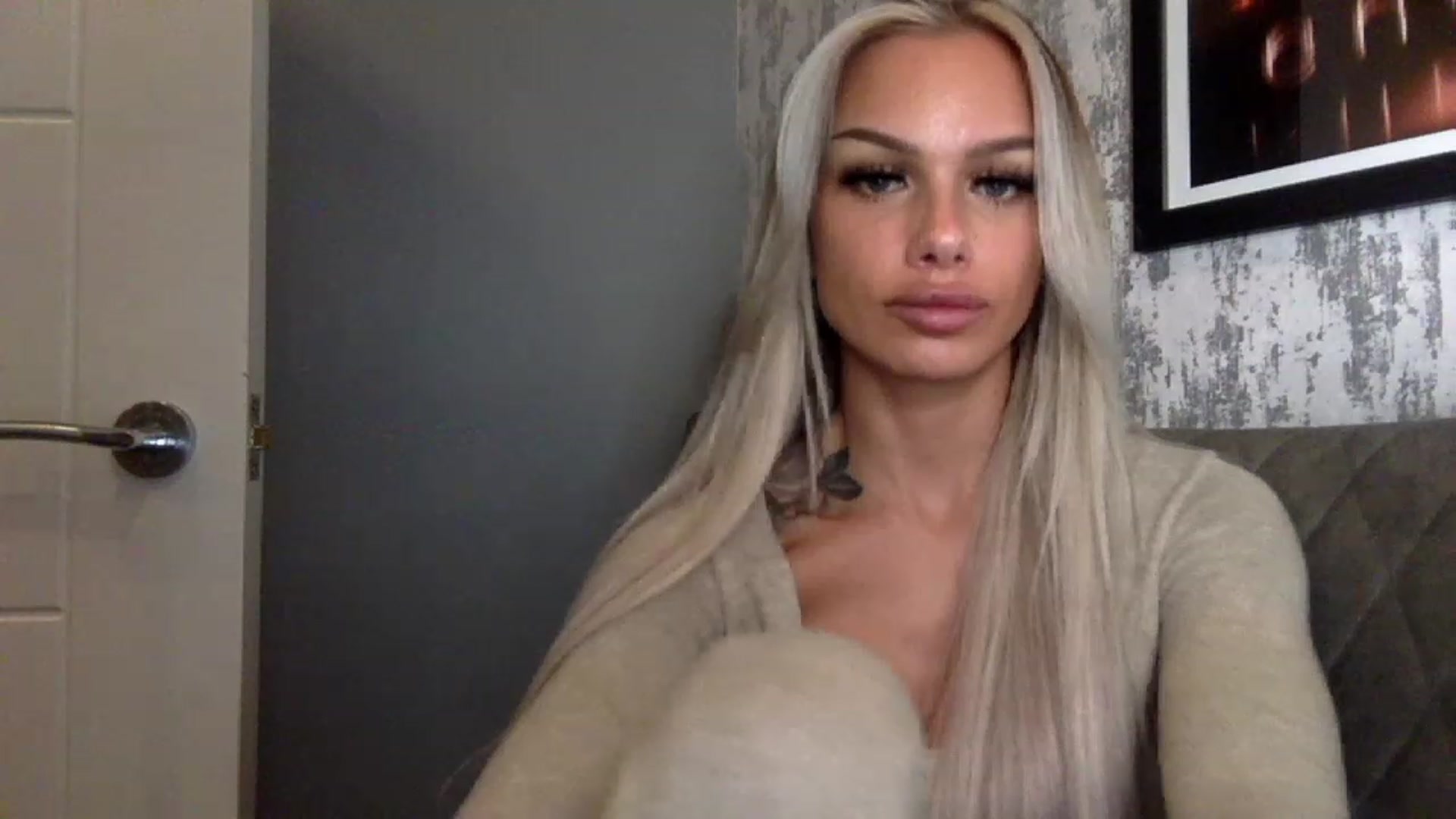 Gallery image thumbnail from BabyDaisyx's myfreecams stream on, 11/26/2022, 01:24 image 11 of 20